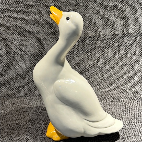 VTG 70s Trio Of Farmhouse Ceramic White and Yellow Geese. Check Photos - Picture 5 of 16